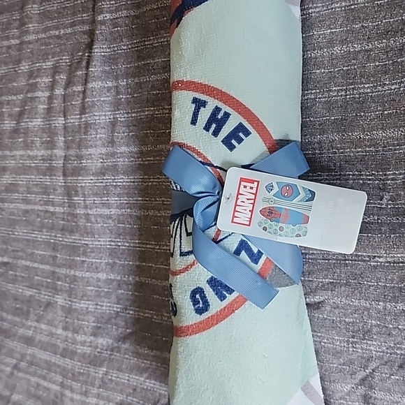 Spiderman Beach Towel - Picture 2 of 4